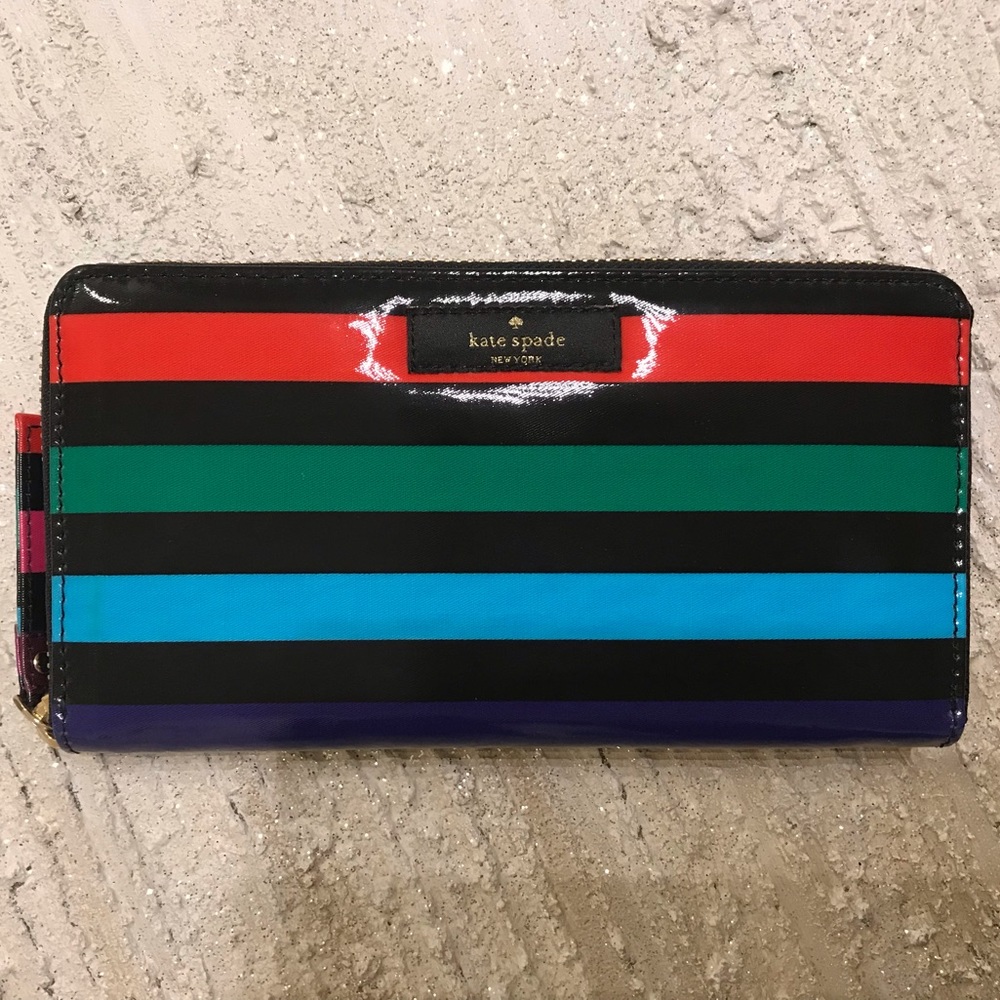 KATE SPADE New York wallet .